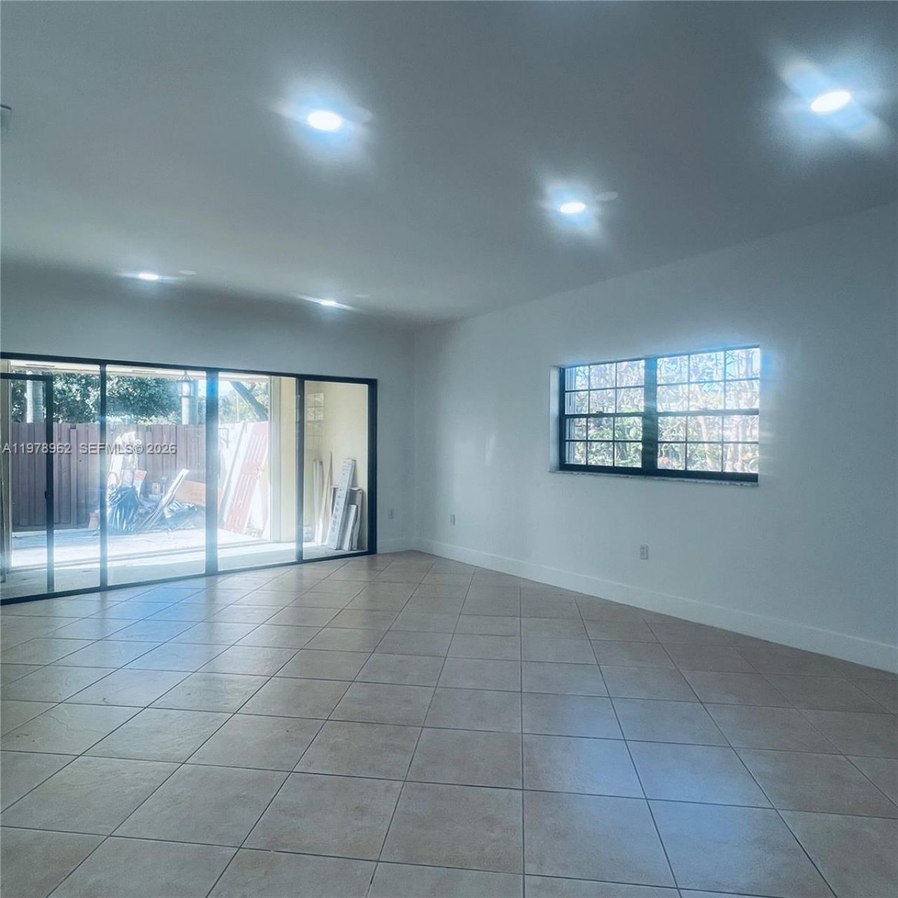 6618 NW 188th Ln, Miami, FL 33015 Photo