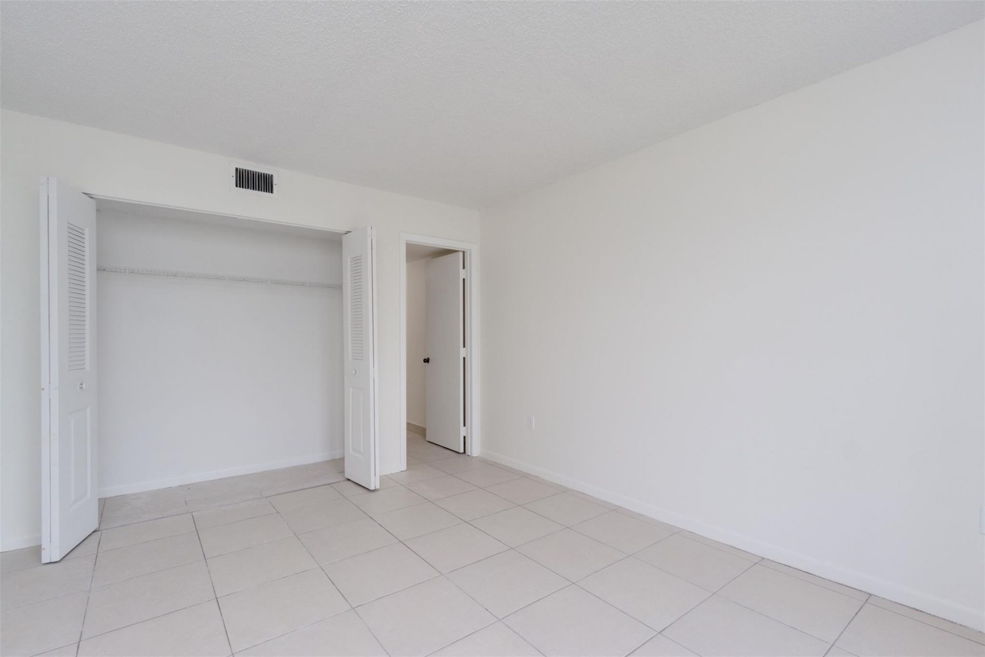 5550 NW 44th Street, Unit 506, Fort Lauderdale, FL 33319 Photo