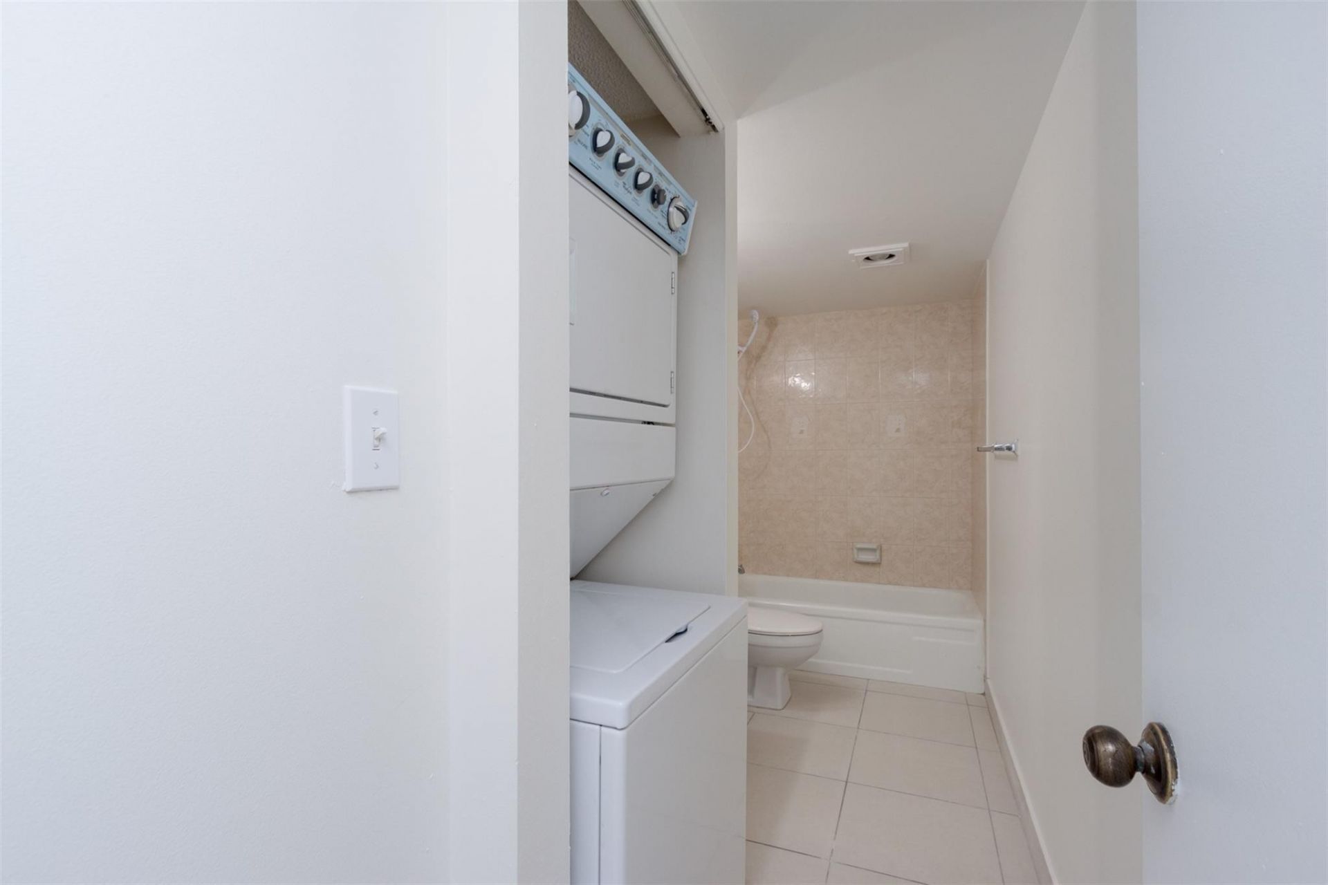 5550 NW 44th Street, Unit 506, Fort Lauderdale, FL 33319 Photo