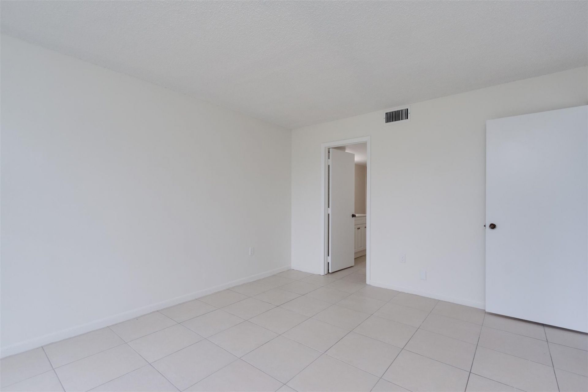 5550 NW 44th Street, Unit 506, Fort Lauderdale, FL 33319 Photo