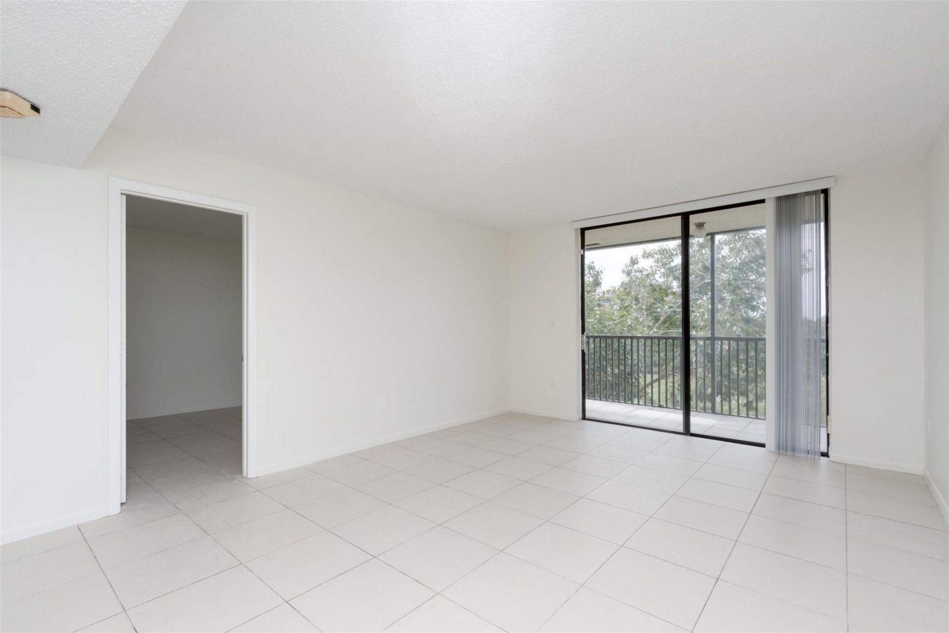 5550 NW 44th Street, Unit 506, Fort Lauderdale, FL 33319 Photo