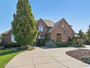 19205 Grande Avenue Circle, Omaha, NE 68022