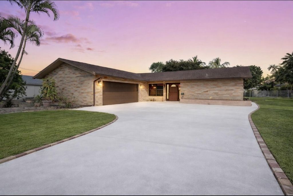 356 Sandpiper Avenue, Royal Palm Beach, FL 33411 Photo