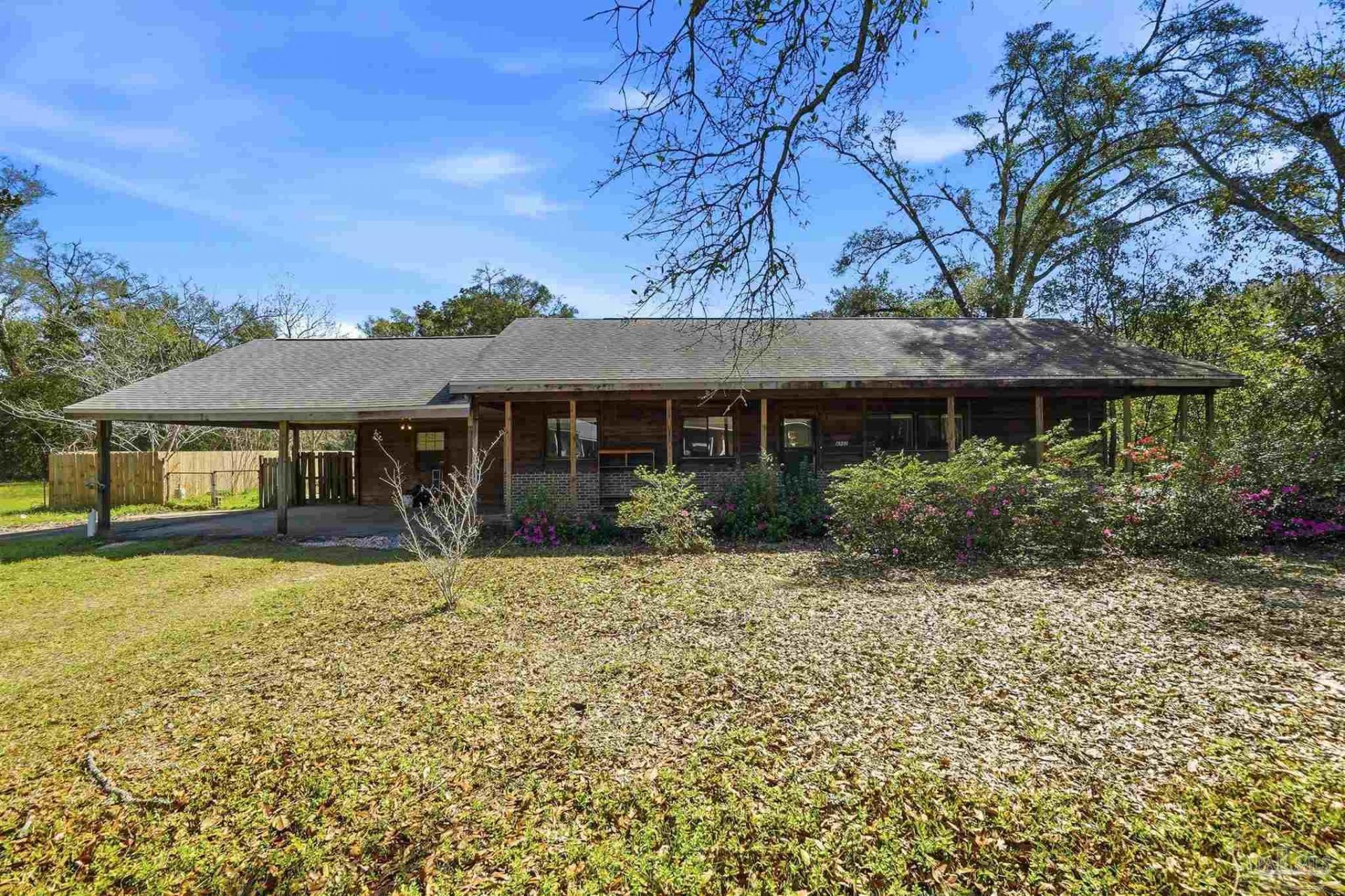 6952 Burrell Ln, Pensacola, FL 32503 Main Photo