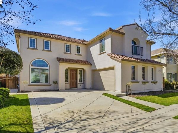 151 S Vista Hermosa St, Mountain House, CA 95391