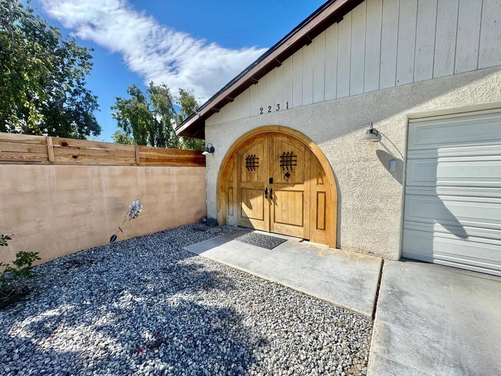 2231 N Los Alamos Road, Palm Springs, CA 92262 Main Photo