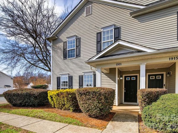 1911 Flushing Court , Charlotte, NC 28215