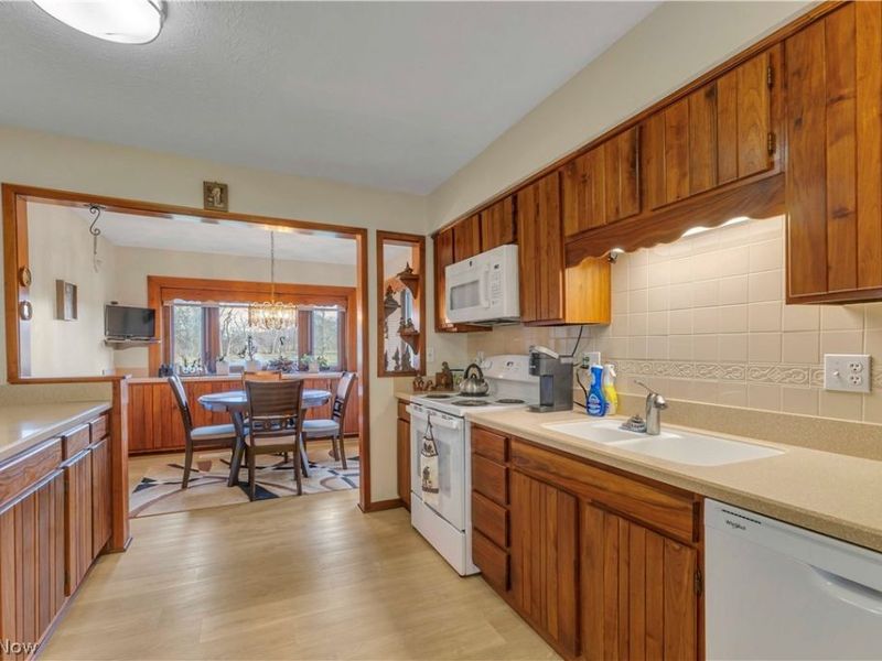 563 N Carpenter Road , Brunswick, OH 44212 Photo 11