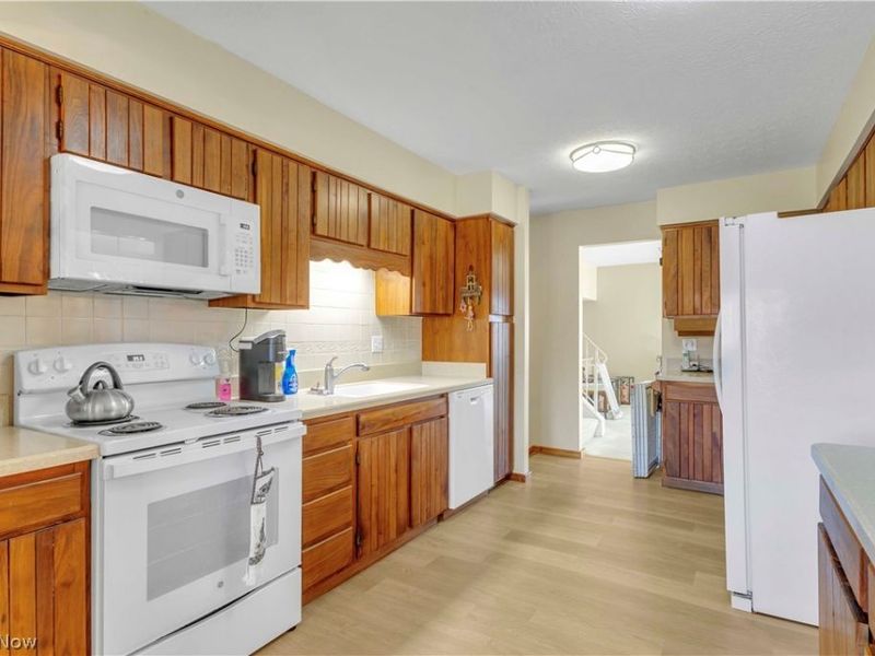 563 N Carpenter Road , Brunswick, OH 44212 Photo 13