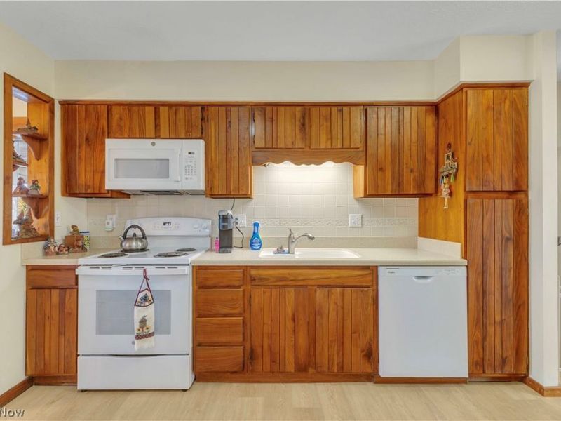 563 N Carpenter Road , Brunswick, OH 44212 Photo 14