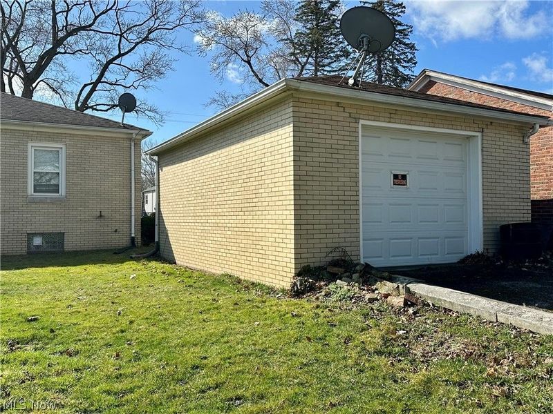 7839 Locust Street , Masury, OH 44438 Photo 17