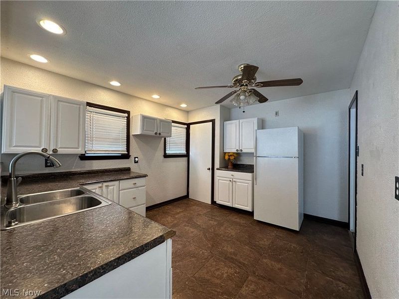 7839 Locust Street , Masury, OH 44438 Photo 7