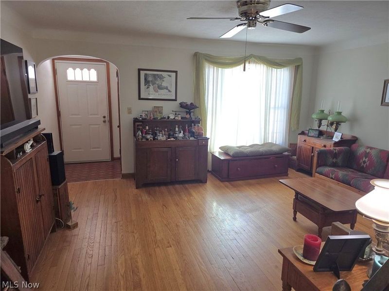 1124 Irene Road , Lyndhurst, OH 44124 Photo 4