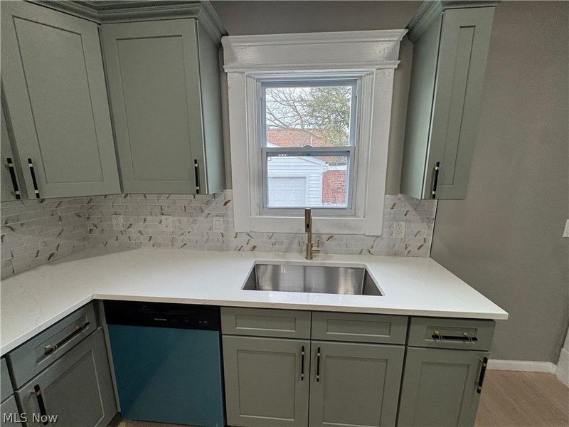 1368 Kenilworth Avenue , Lakewood, OH 44107 Photo 8