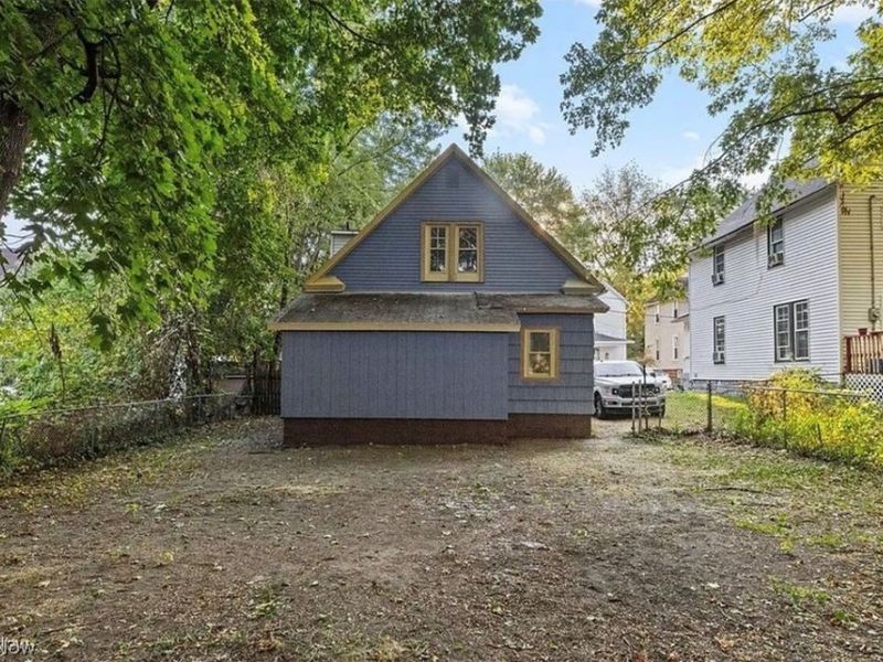 374 Gibbs Place , Akron, OH 44306 Photo 3