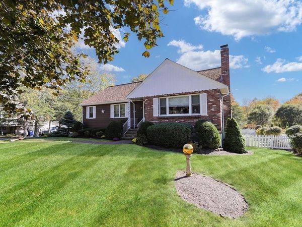 253 Village St, Medway, MA 02053