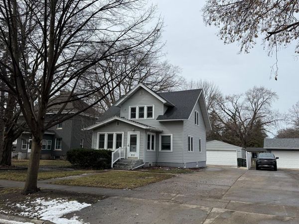 616 Lynn Road SW, Hutchinson, MN 55350