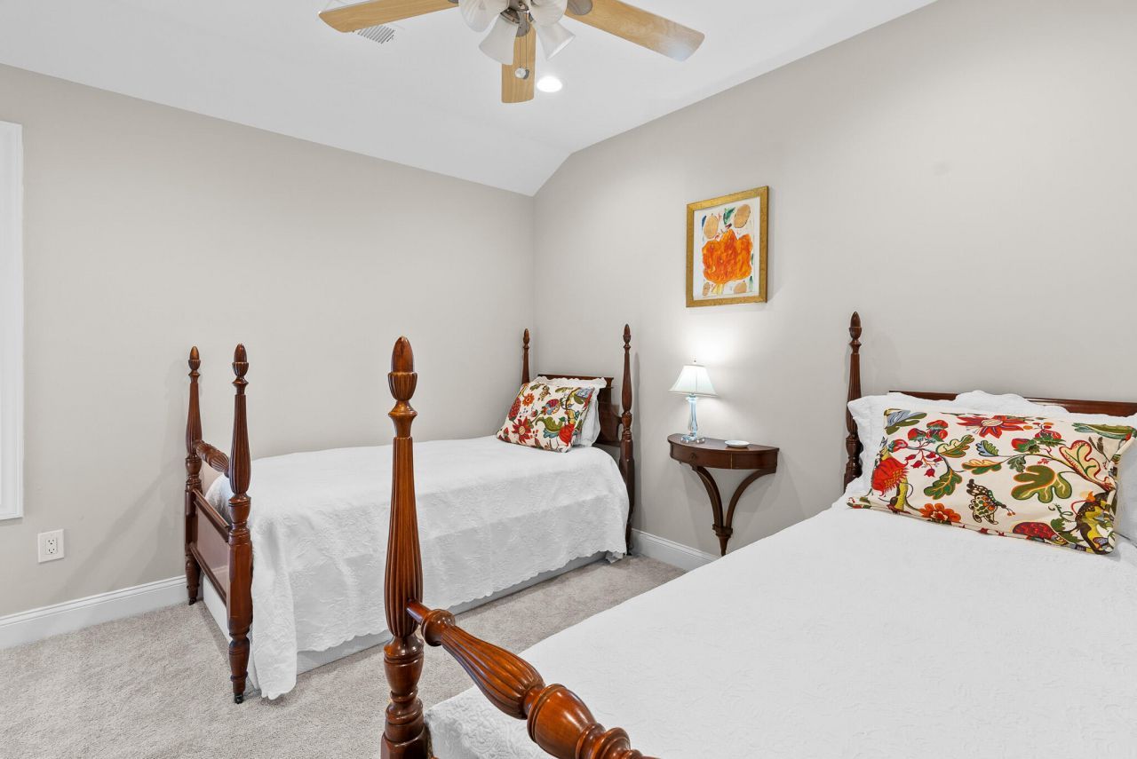 2730 Old Oak Walk Photo 23