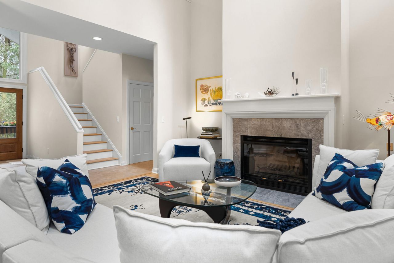 2730 Old Oak Walk Photo 7