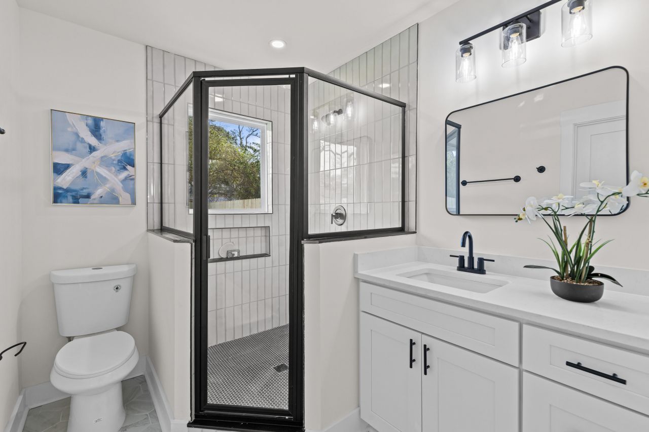 1655 Brownswood Road Photo 12