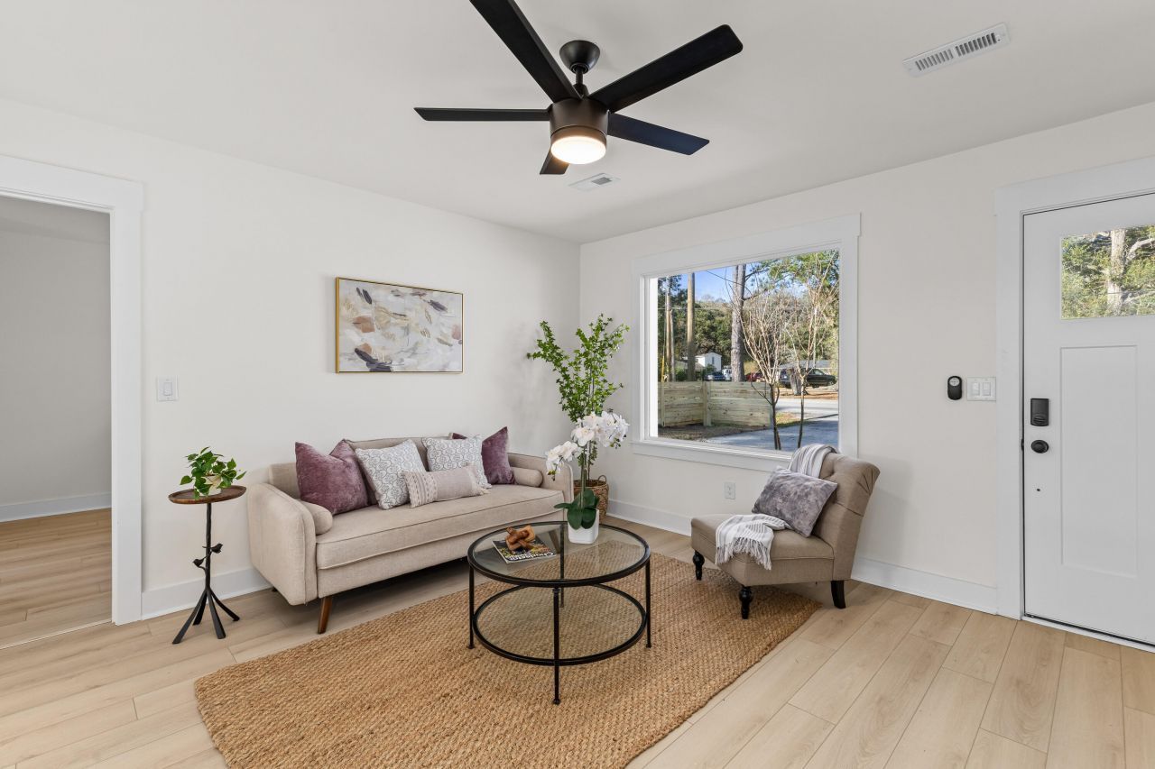 1655 Brownswood Road Photo 4