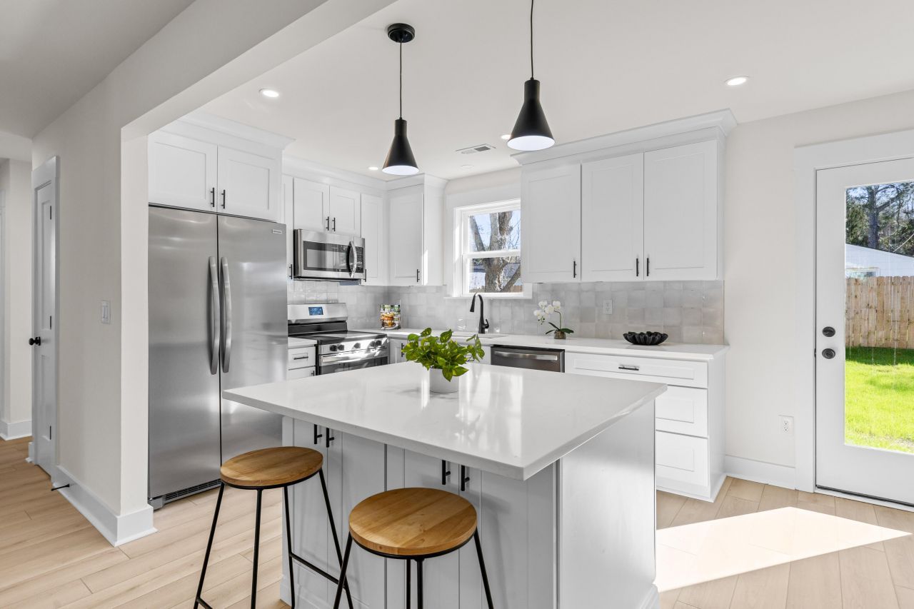 1655 Brownswood Road Photo 6