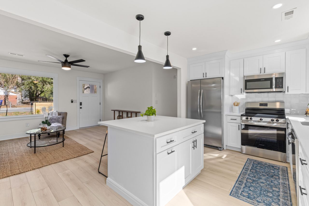 1655 Brownswood Road Photo 7