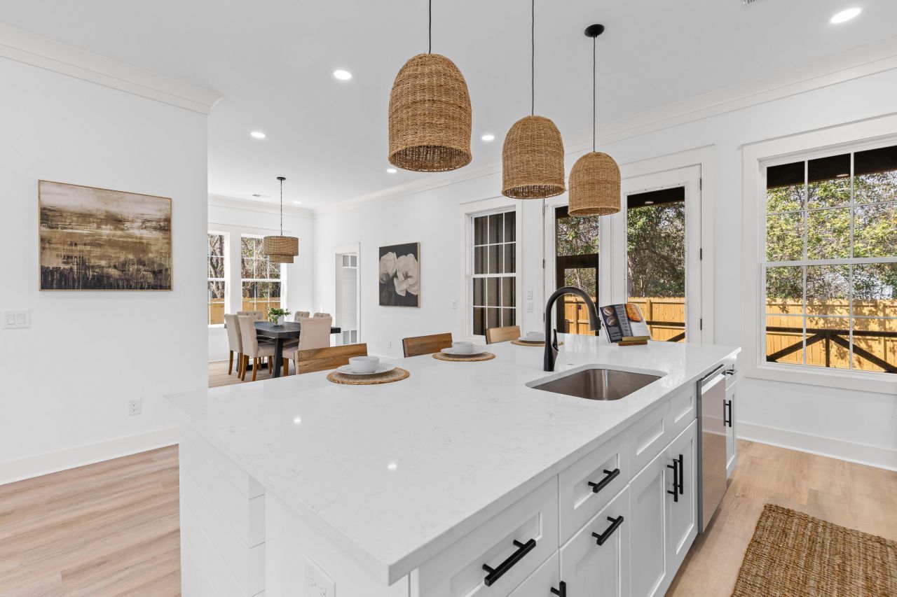 1992 Forest Avenue Photo 10