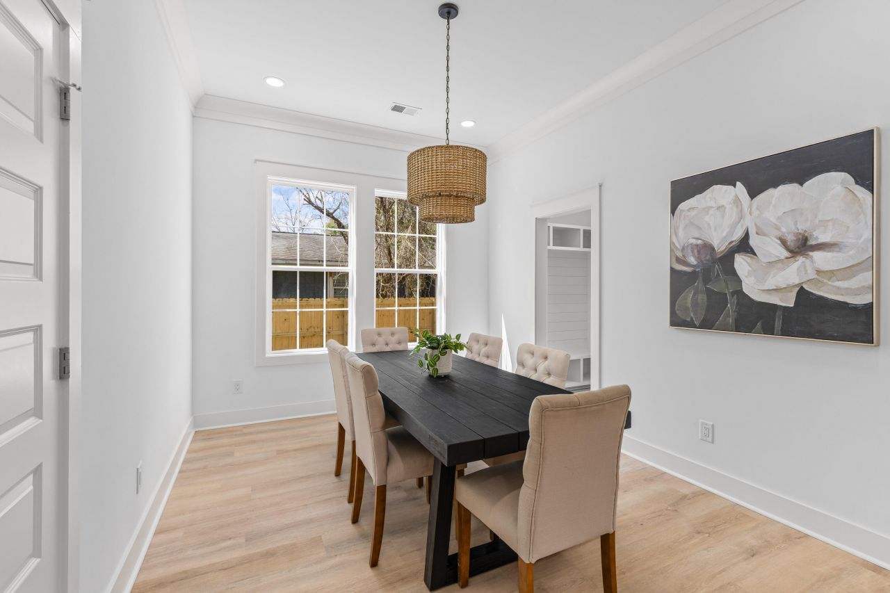 1992 Forest Avenue Photo 11