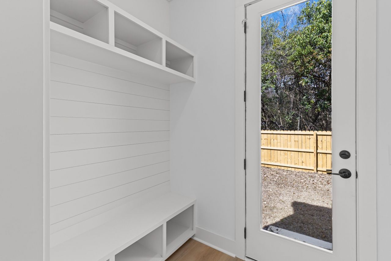 1992 Forest Avenue Photo 15