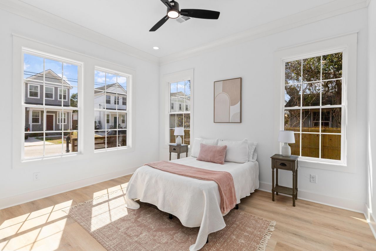 1992 Forest Avenue Photo 16