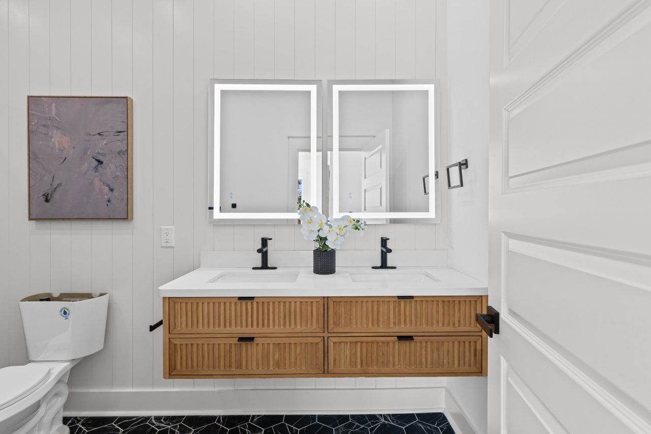 1992 Forest Avenue Photo 19