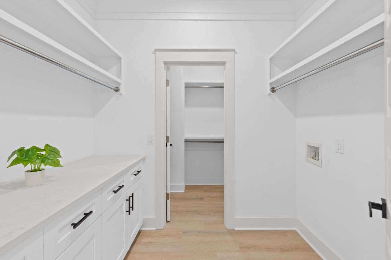 1992 Forest Avenue Photo 26