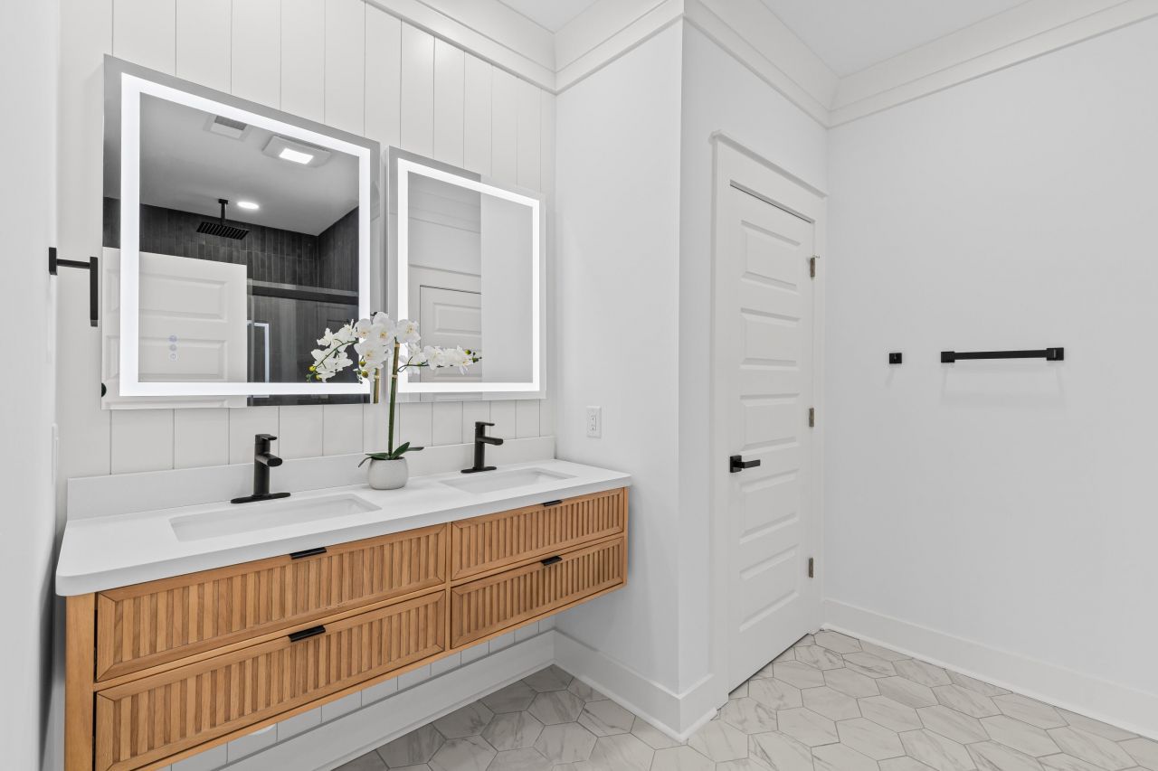 1992 Forest Avenue Photo 31