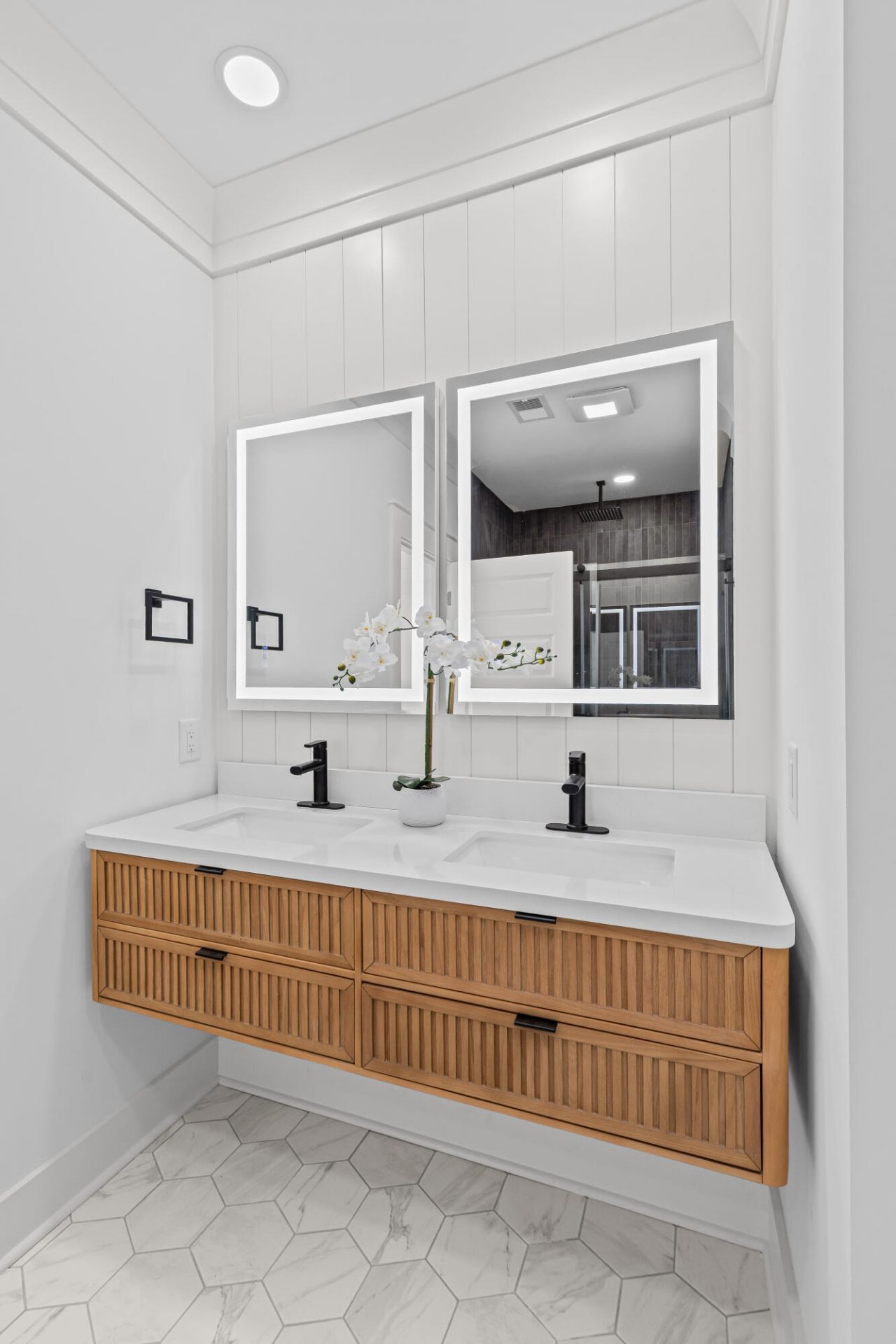 1992 Forest Avenue Photo 32