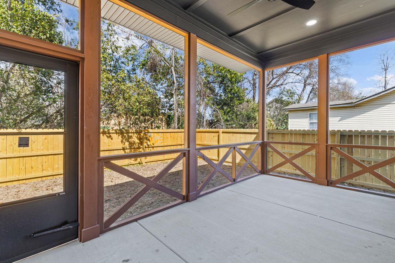 1992 Forest Avenue Photo 34