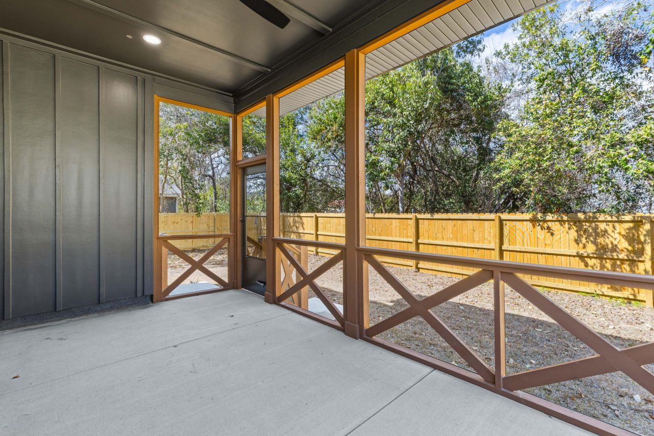 1992 Forest Avenue Photo 35