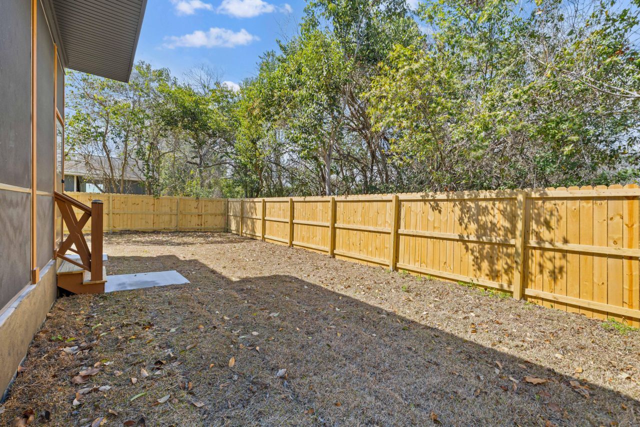 1992 Forest Avenue Photo 37