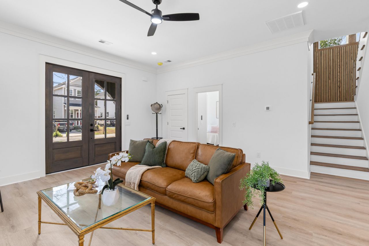 1992 Forest Avenue Photo 5