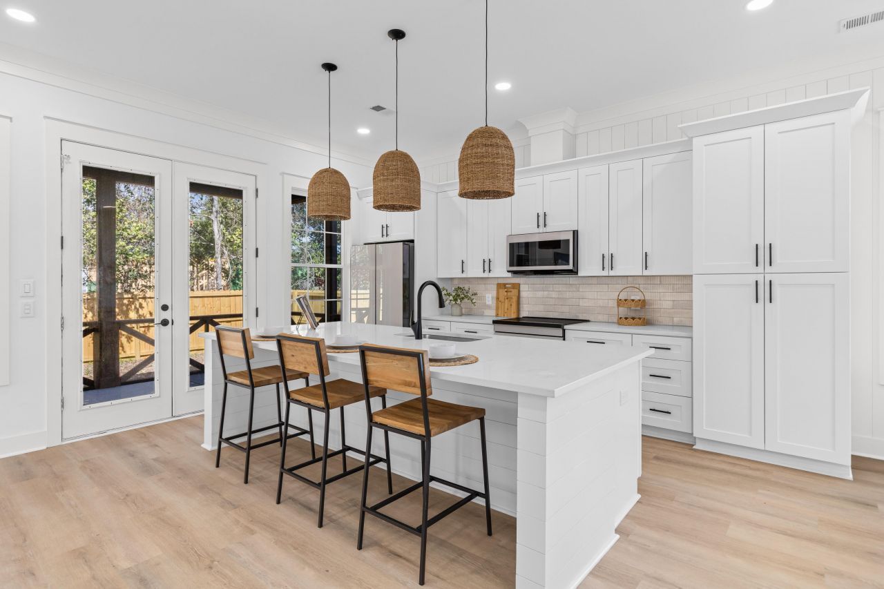 1992 Forest Avenue Photo 8