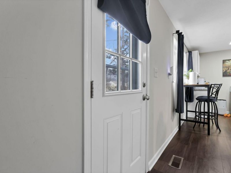 394 Banbury Drive , Columbus, OH 43230 Photo 16