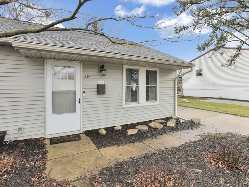 394 Banbury Drive , Columbus, OH 43230 Photo 2