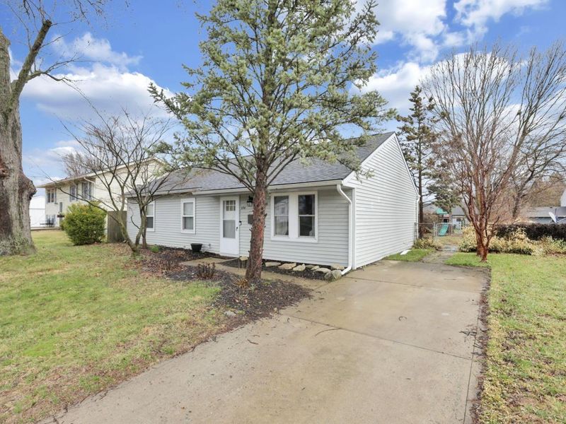 394 Banbury Drive , Columbus, OH 43230 Photo 3