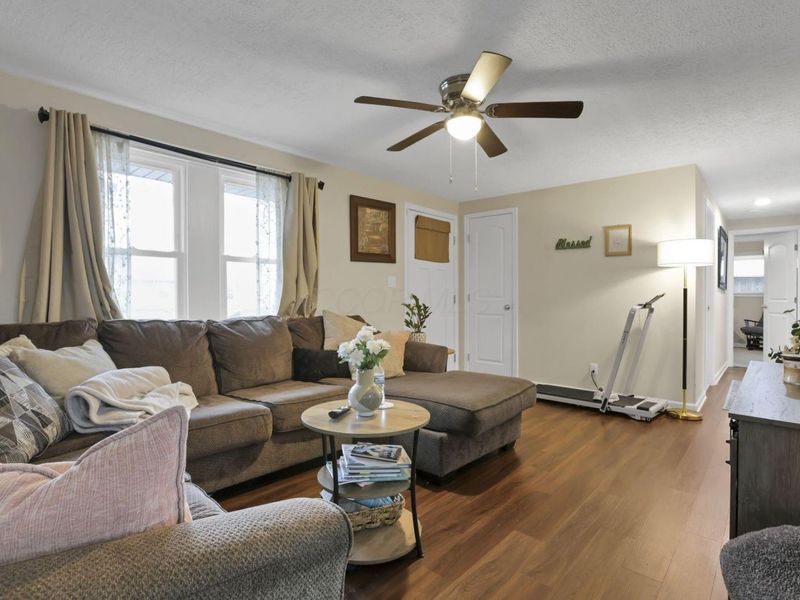 394 Banbury Drive , Columbus, OH 43230 Photo 7