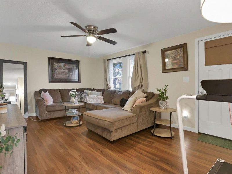 394 Banbury Drive , Columbus, OH 43230 Photo 8