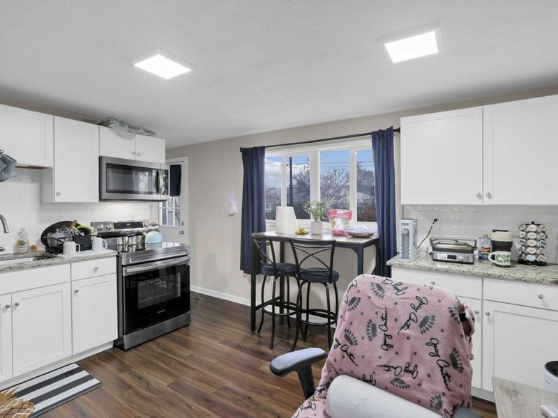 394 Banbury Drive , Columbus, OH 43230 Photo 9