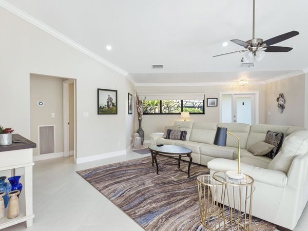 1127 E Seminole Avenue, Unit 15c, Jupiter, FL 33477