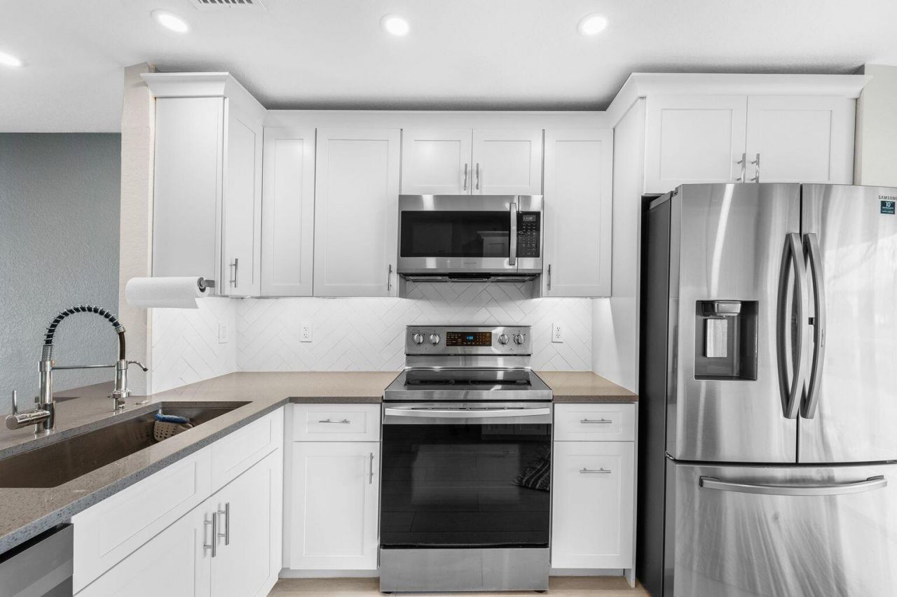 8018 Big Pine Way, Riviera Beach, FL 33407 Photo