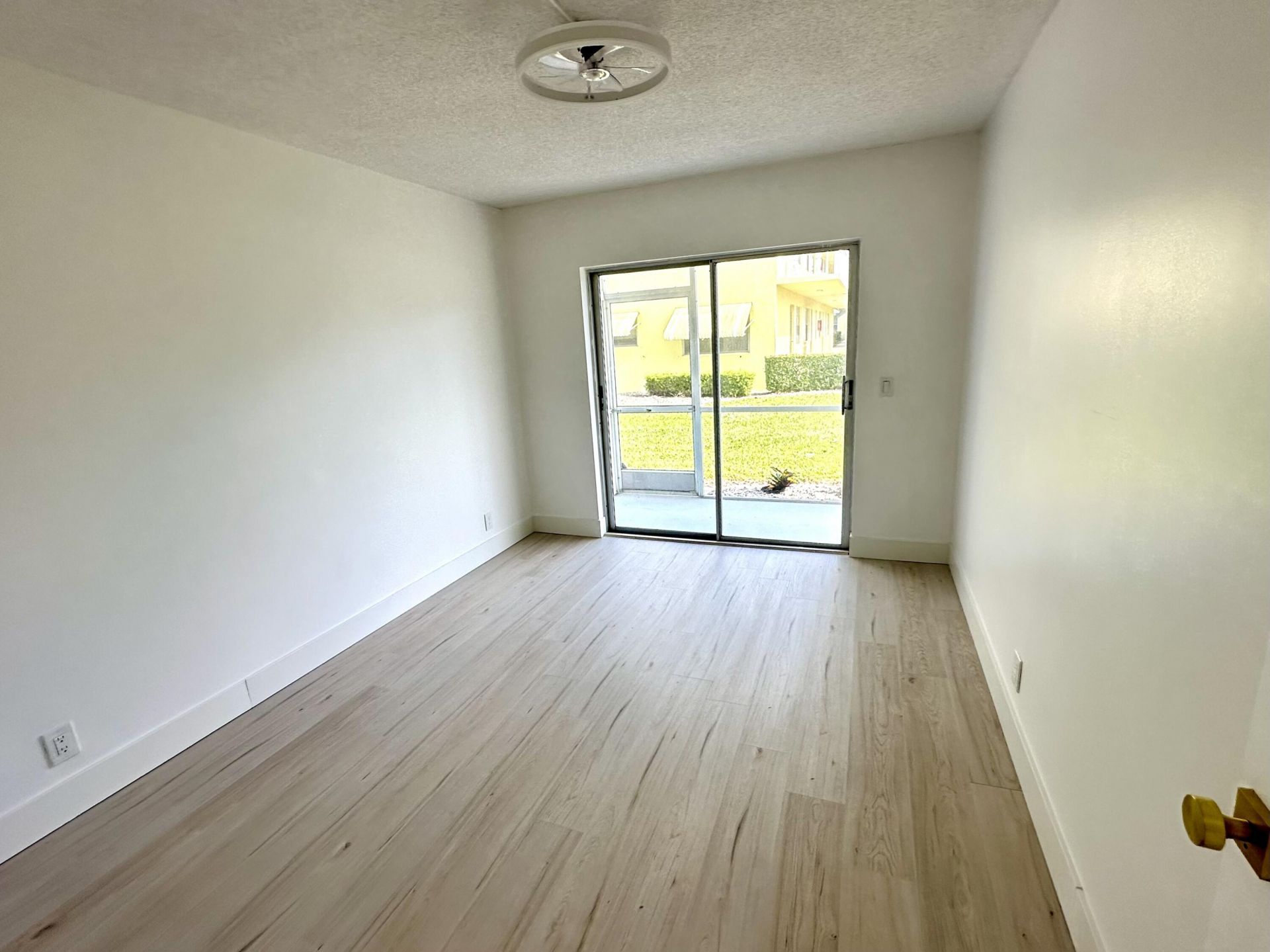 121 Sheffield F, West Palm Beach, FL 33417 Photo