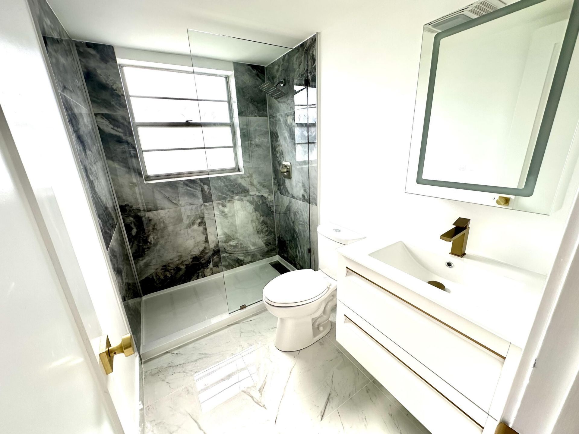 121 Sheffield F, West Palm Beach, FL 33417 Photo